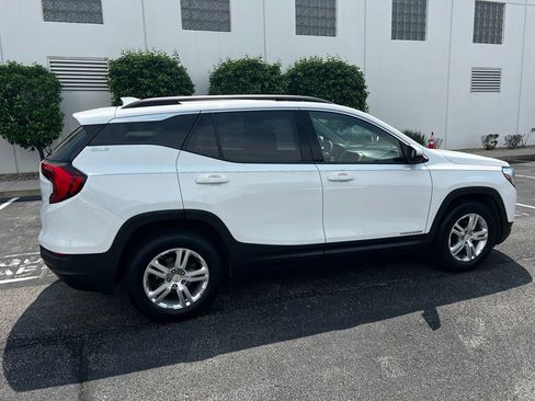 Used 2020 GMC Terrain SLE w/ Driver Convenience Package FWD image 16