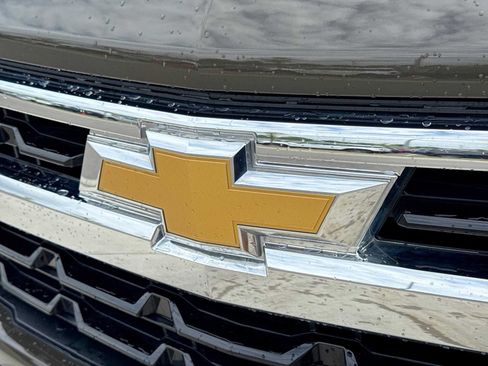 Used 2023 Chevrolet Silverado 1500 LT AWD/4WD image 11