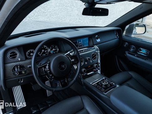 Used 2020 Rolls-Royce Cullinan AWD/4WD image 23