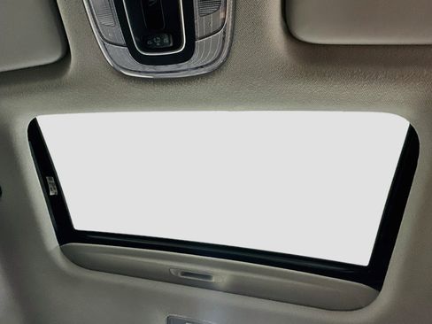 Used 2024 Hyundai Elantra Limited FWD image 25
