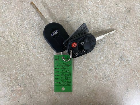 Used 2014 Ford Escape SE w/ SE Chrome Package image 29