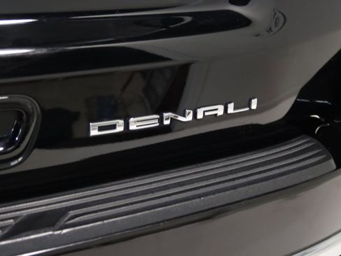 Used 2021 GMC Yukon Denali w/ Denali Premium Package image 82