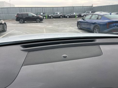 Used 2024 Kia Sorento S image 17