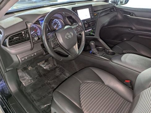 Used 2022 Toyota Camry SE image 10