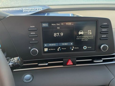 Certified 2025 Hyundai Elantra Sport image 23