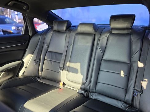 Used 2018 Honda Accord Sport image 12