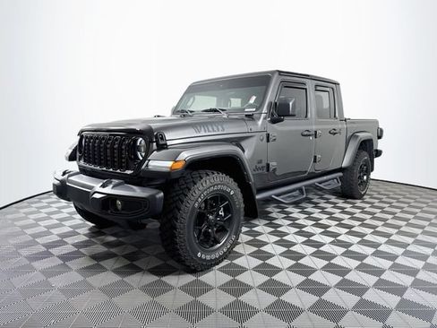 Used 2024 Jeep Gladiator Sport AWD/4WD image 2