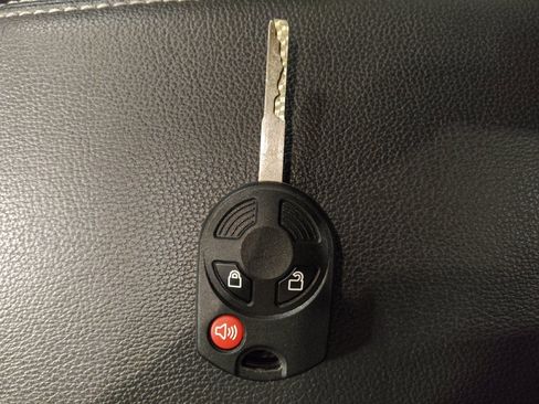 Used 2018 Ford Escape SE w/ Ford Safe & Smart Package image 32