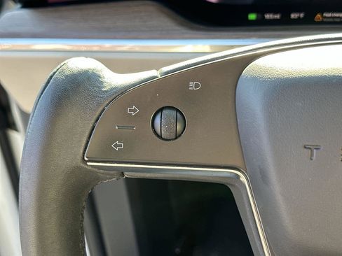 Used 2022 Tesla Model X image 24