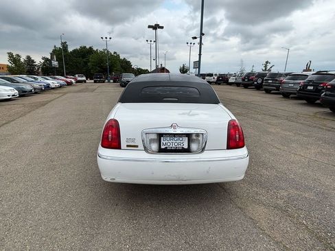 Used 2001 Lincoln Town Car Executive image 6