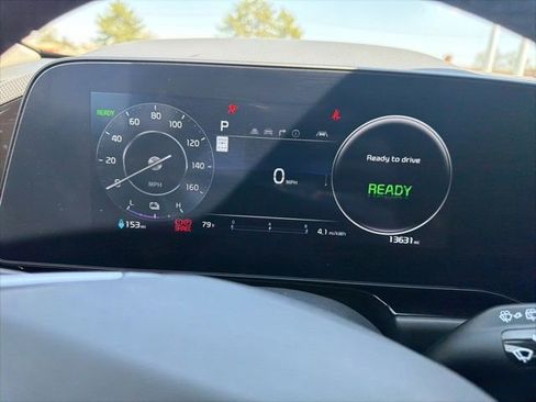 Used 2023 Kia Niro Wave w/ Wave Preserve Package FWD image 12