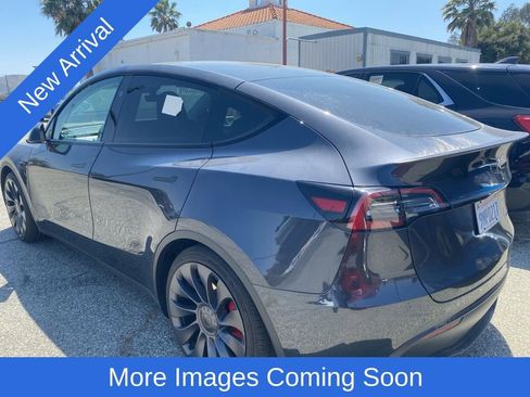 Used 2024 Tesla Model Y Performance AWD/4WD image 4