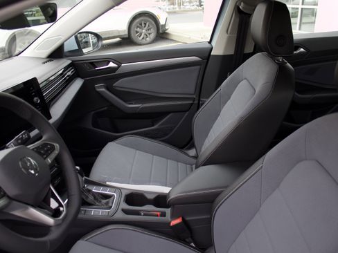 New 2026 Volkswagen Jetta SE image 11