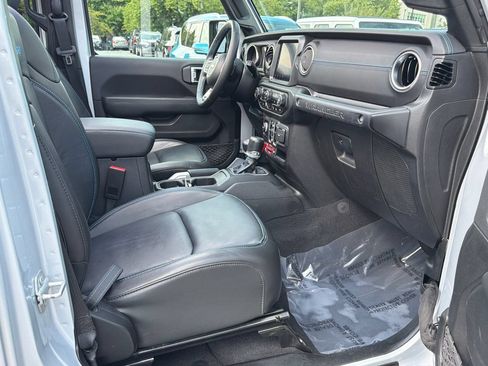 Used 2022 Jeep Wrangler Unlimited Rubicon 4xe w/ Steel Bumper Group AWD/4WD image 13