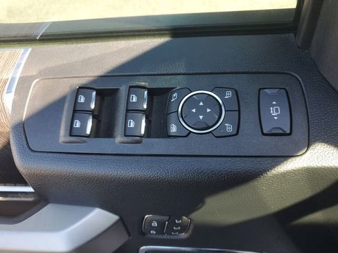 Used 2021 Ford F250 Lariat w/ Lariat Ultimate Package image 20