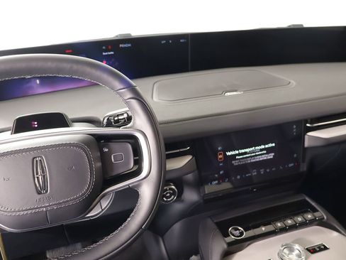 New 2026 Lincoln Navigator Premiere AWD/4WD image 5