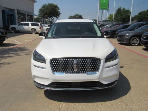 Used 2022 Lincoln Corsair FWD w/ Equipment Group 101A image 2