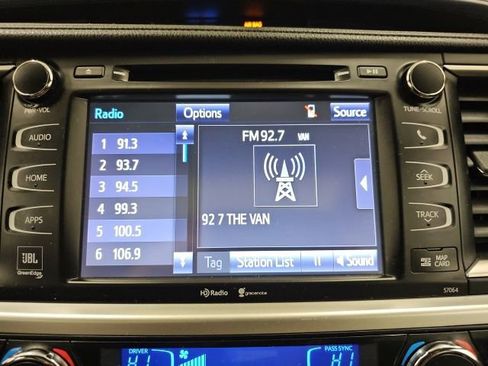 Used 2014 Toyota Highlander Limited image 26