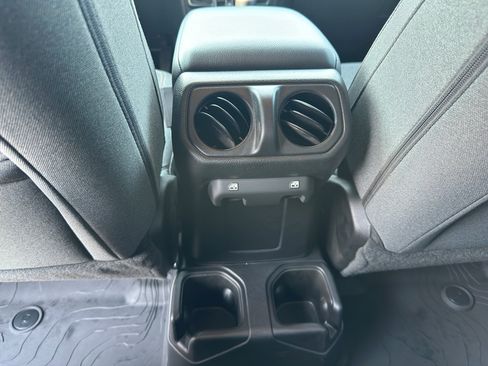Used 2025 Jeep Gladiator Sport AWD/4WD image 21