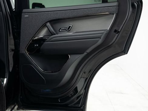 Used 2025 Land Rover Range Rover Sport AWD/4WD image 28