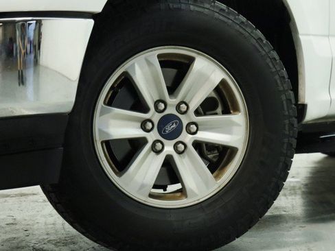 Used 2019 Ford F150 XLT RWD image 3