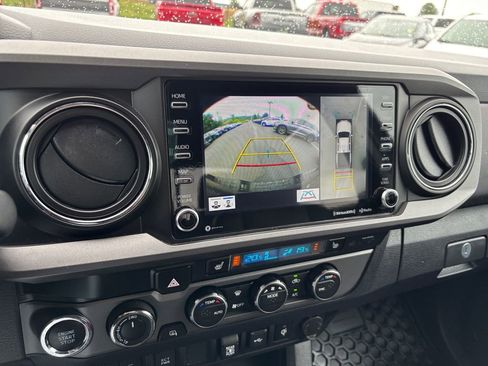 Used 2021 Toyota Tacoma TRD Off-Road image 20