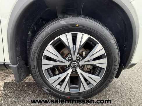 Certified 2023 Nissan Rogue SV w/ SV Premium B Package AWD/4WD image 19