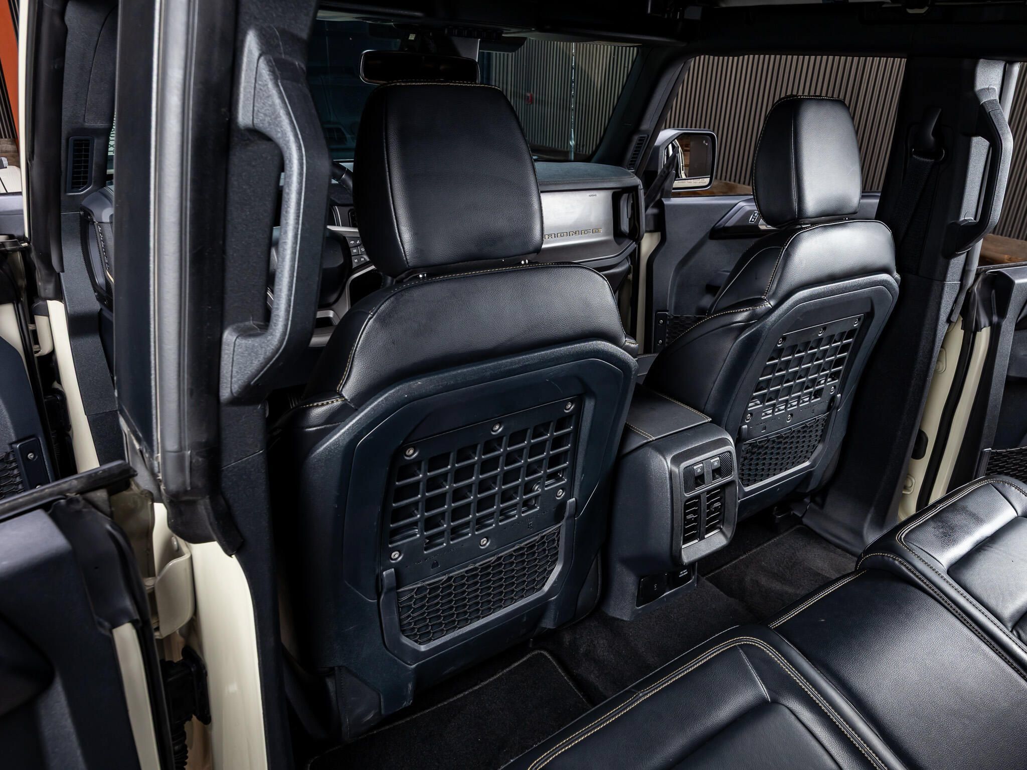 Used 2025 Ford Bronco Badlands AWD/4WD image 32