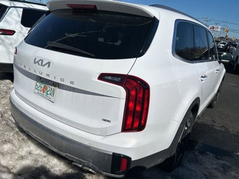 Used 2025 Kia Telluride S image 3