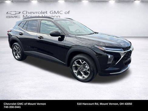 Used 2024 Chevrolet Trax LT FWD image 8