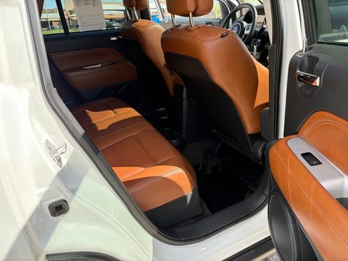 Used 2018 Jeep Grand Cherokee Limited AWD/4WD image 19