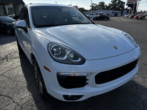 Used 2018 Porsche Cayenne Platinum Edition w/ Premium Package image 12