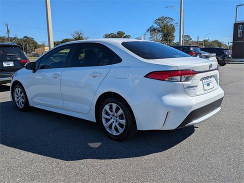Used 2022 Toyota Corolla LE image 6