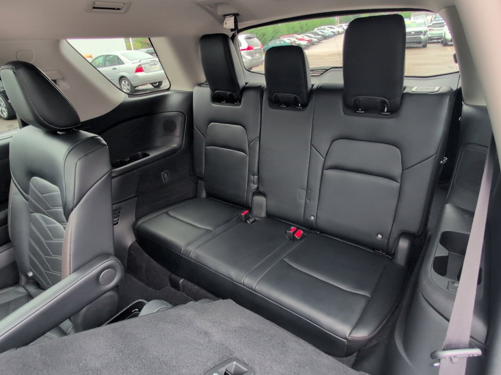 Used 2023 Nissan Pathfinder Platinum AWD/4WD image 16