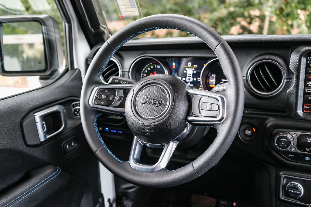 Used 2023 Jeep Wrangler Unlimited Rubicon 4xe AWD/4WD image 14
