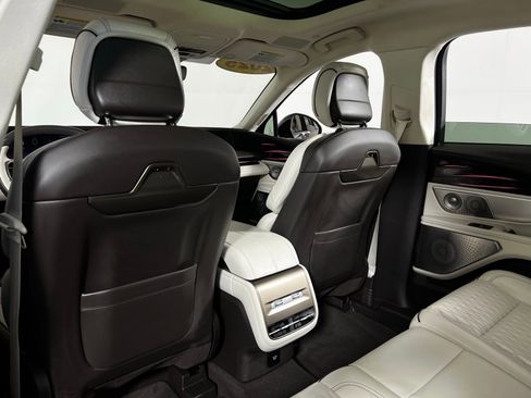 Used 2025 Lincoln Nautilus Black Label AWD/4WD image 24