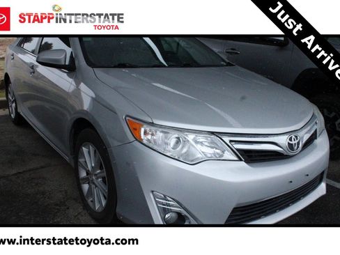 Used 2014 Toyota Camry XLE image 1