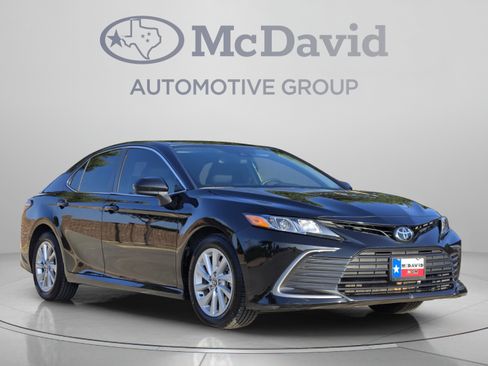 Used 2021 Toyota Camry LE FWD image 7