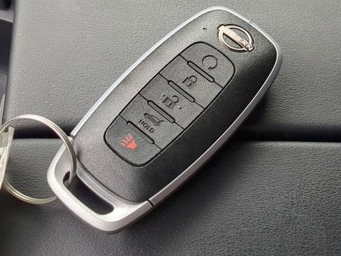 Certified 2025 Nissan Rogue SV AWD/4WD image 28