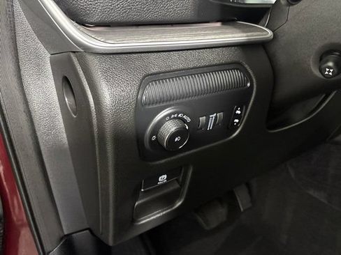 Certified 2024 Jeep Wagoneer Series III AWD/4WD image 24