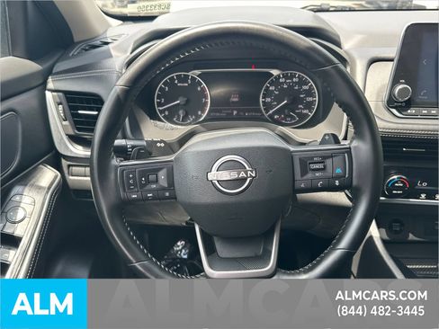 Used 2025 Nissan Rogue SV FWD image 28