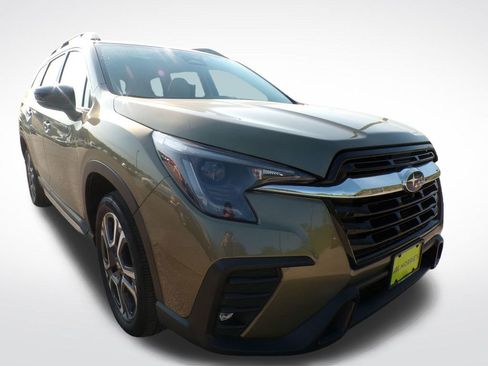 Used 2025 Subaru Ascent Limited AWD/4WD image 7