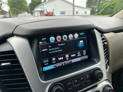 Used 2018 GMC Yukon XL SLT w/ Premium Edition RWD image 9