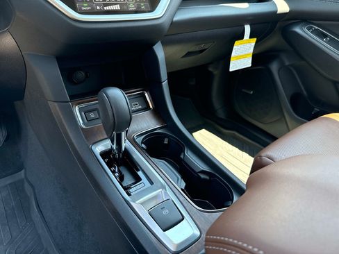 Used 2025 Subaru Ascent Touring w/ Popular Package #2 AWD/4WD image 26