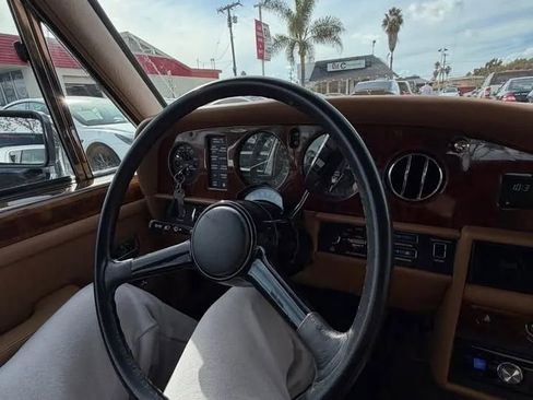 Used 1988 Rolls-Royce Silver Spur image 12