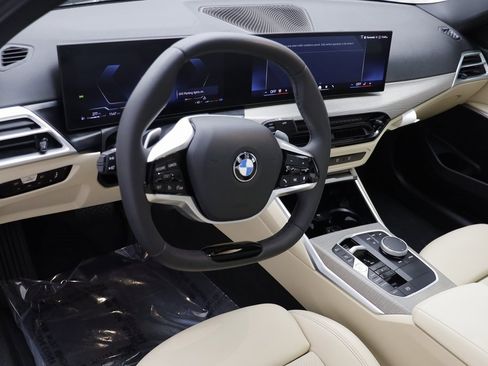 Certified 2025 BMW 330i xDrive Sedan w/ Convenience Package image 6