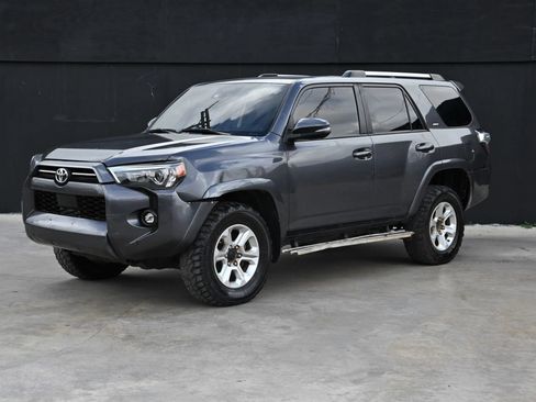 Used 2021 Toyota 4Runner SR5 Premium image 2