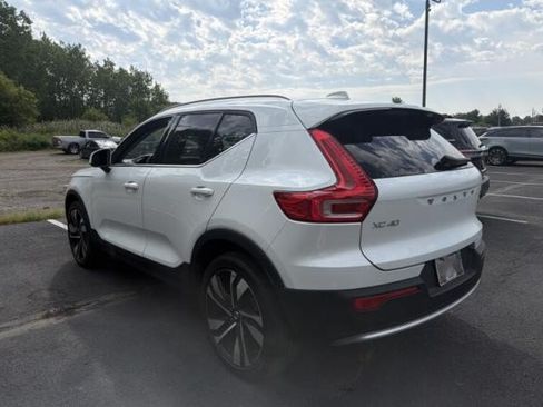Used 2024 Volvo XC40 B5 Plus w/ Protection Package Premier AWD/4WD image 4