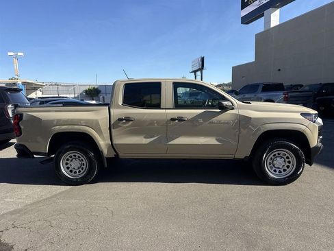 Used 2024 Chevrolet Colorado W/T image 2