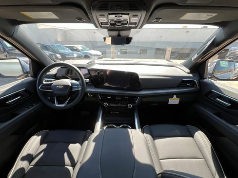 New 2026 Chevrolet Suburban Premier image 10